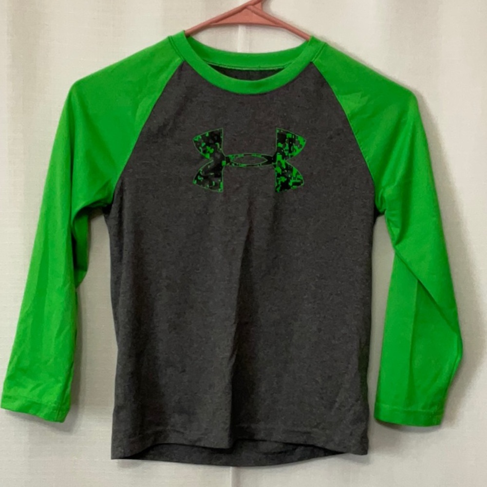 Under Armour Size 7 Kids Long Sleeve Shirt - Green & Gray